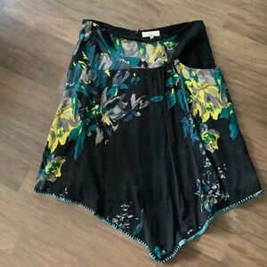 Essential asymmetrical 100% wool skirt